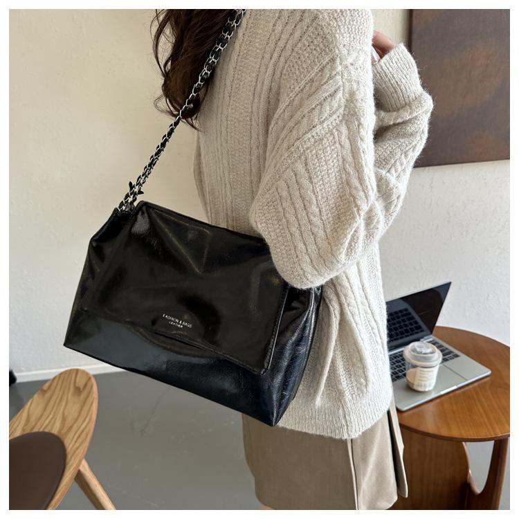 Chic Soft Faux Leather Chain Tote Bag for Women, Large Capacity Minimalist Shoulder Handbag, Trendy Solid Color Commuter Purse