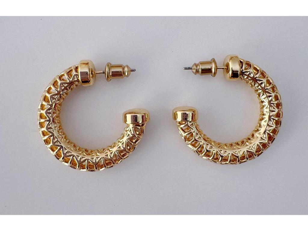 Classic Niche Hoop Earrings: Versatile, Fashion-Forward Hollow Studs with Simple Design and Textured Style