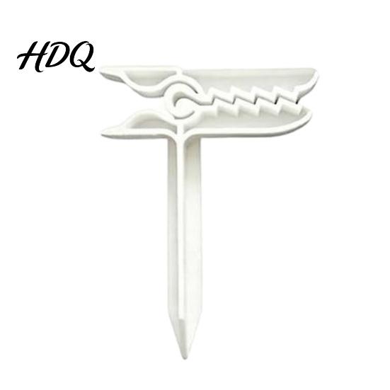 Beach Blanket Fixing Stake 4Pcs Towel Clip Stake Windproof Outdoor Picnic Clips Sand Spikes Portable Holder Mat Clamps