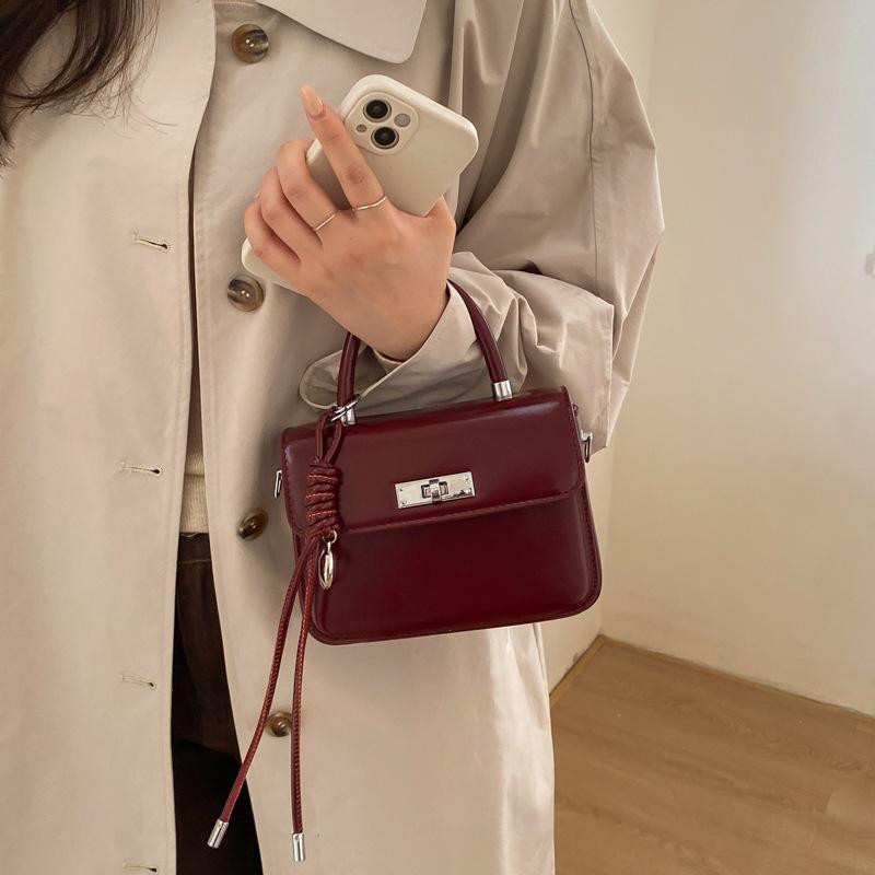 Premium niche bag women's new retro versatile messenger bag women's popular casual portable small square bag