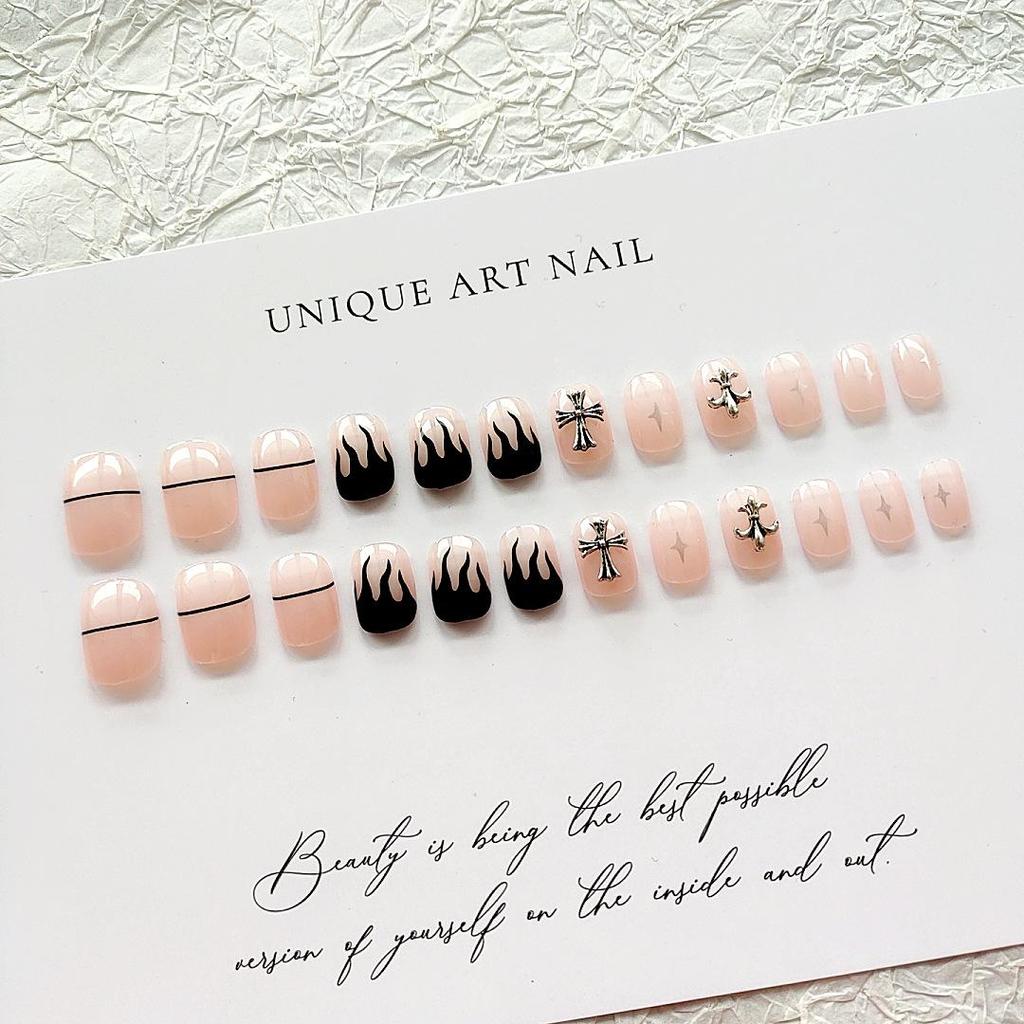 Dark Flame Chrome Cross Nail Art - Short Starburst Fake Nails