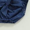 Sommeroutfit für Babymädchen Einfarbiges Strick-Römerchen mit Neckholder zum Binden, Jeansshorts mit Gürtel, Stirnband, 3-teiliges Kleidungsset