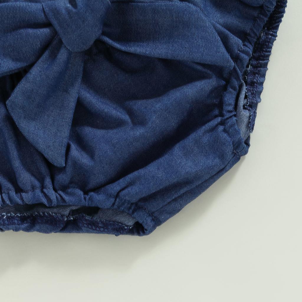 Sommeroutfit für Babymädchen Einfarbiges Strick-Römerchen mit Neckholder zum Binden, Jeansshorts mit Gürtel, Stirnband, 3-teiliges Kleidungsset