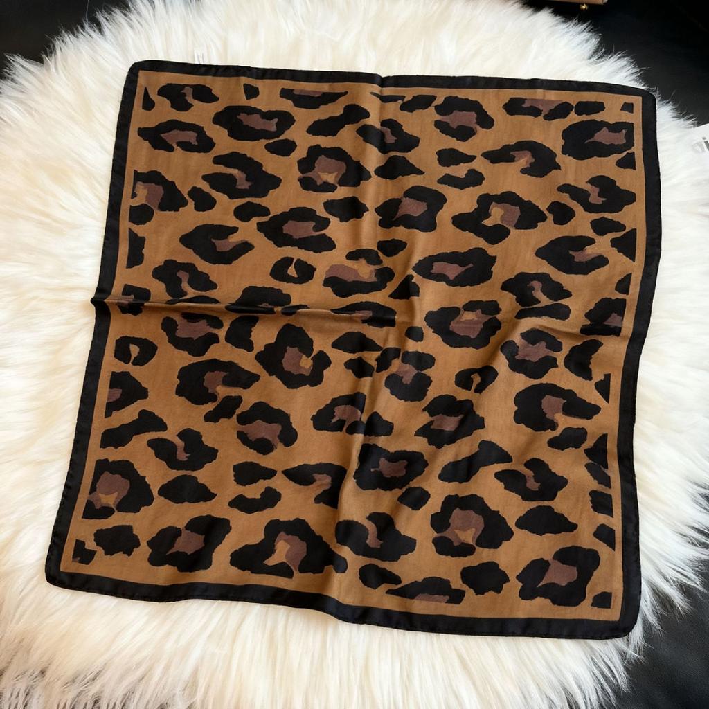 Korean version of solid color big red small square scarf women's plain color spring and autumn warm silk scarf versatile professional scarf decorative