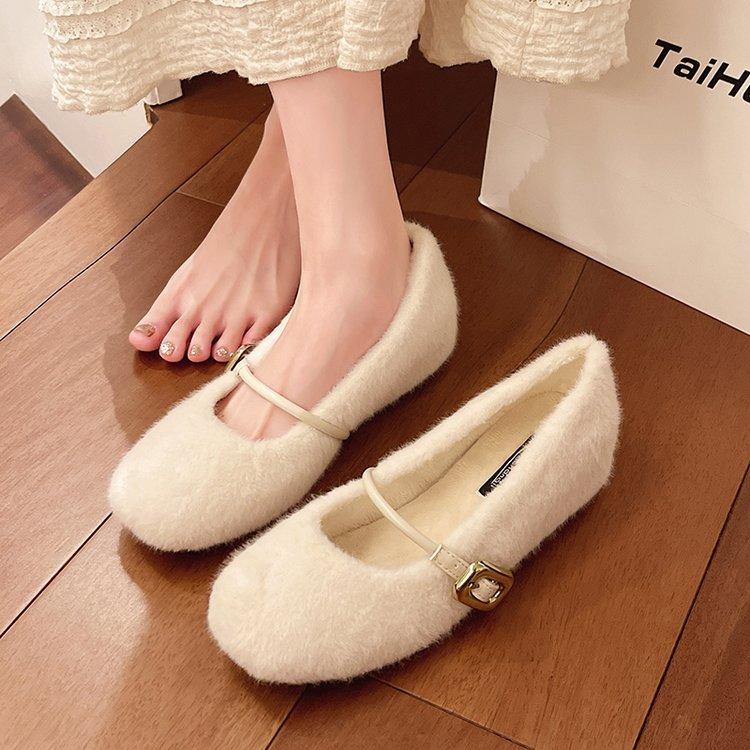 

Внутренняя высота увеличивается на 5 см. Туфли Mary Jane Mao Mao женские туфли 2024 года, новые осенне-зимние туфли с бархатными бобами 40