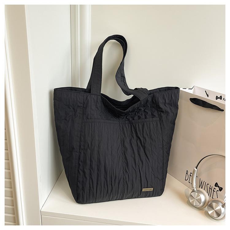 

2025 new women s bag tote bag large-capacity leisure Korean college student bag fashion shopping canvas shoulder bag tide чёрный