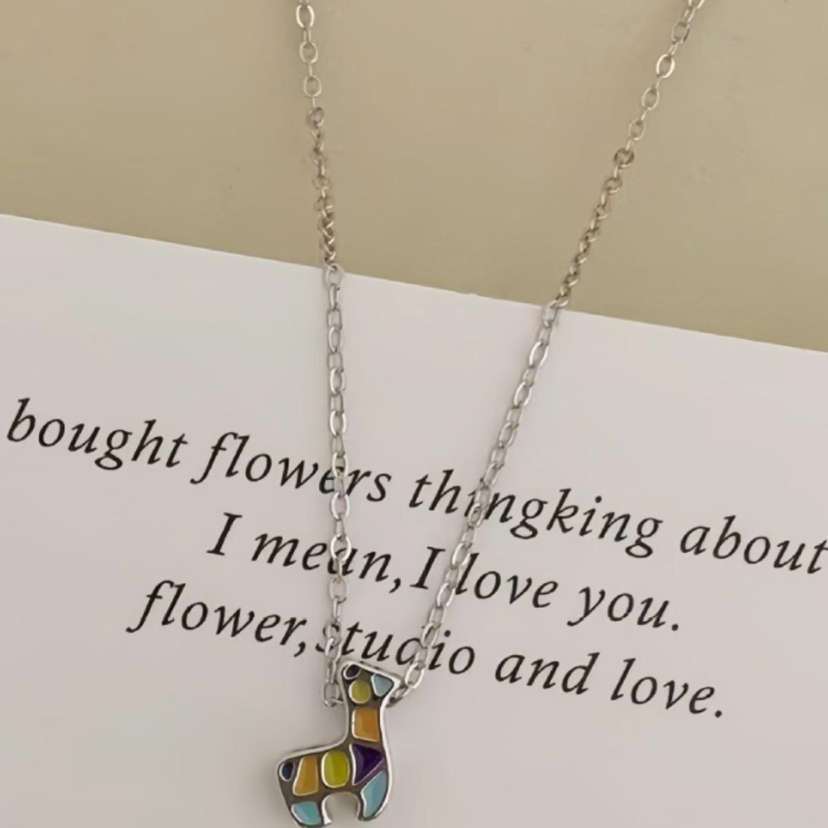 Creative Giraffe and Deer Pendant Necklace for Women - Unique and Stylish Design