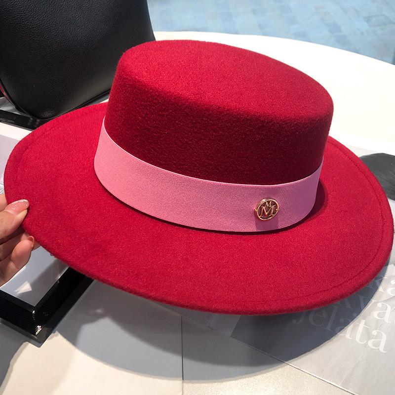 Cappello a tesa piatta in stile britannico con materiale in feltro di lana e tesa larga per la moda invernale
