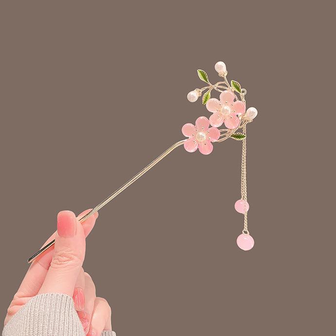 Four Seasons Chinese Tassel Hairpin: Ancient Style Hanfu with Fresh Pearl and Jiangnan Classical Cheongsam Hair Accessory