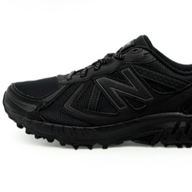 New Balance Club  Trail Running Shoes