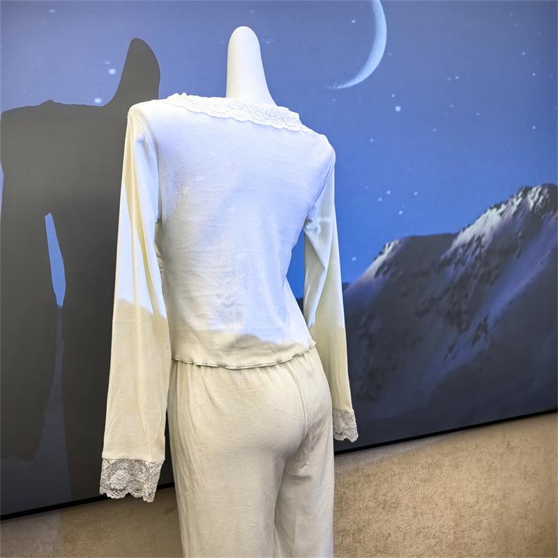 Damen Langarm-Pyjama-Set mit Brustpolstern - Kuscheliges Fleece, Verjüngend, Leichte Wärme, Perfekt für Herbst und Winter.