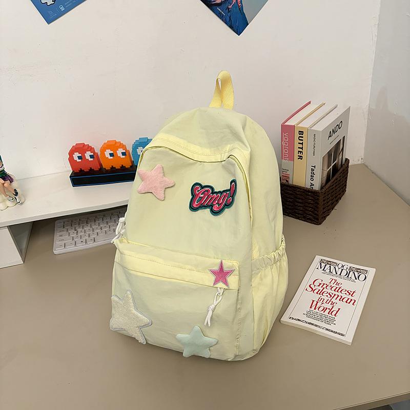

Children Primary School Students Girls Junior High School Students and High School Students Are Cute and High-value Backpacks. .