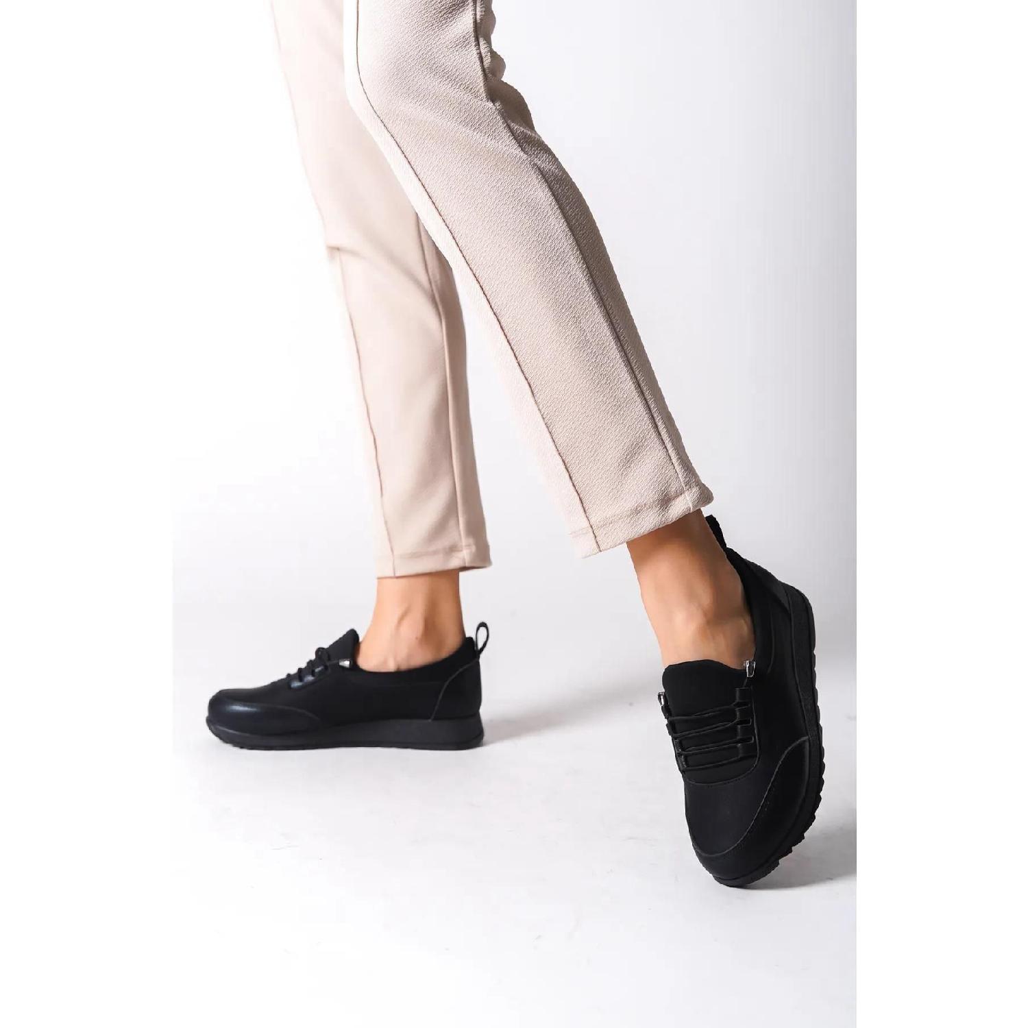 

Woman Galina Black Laced Orthopedic Orthopedic Base Daily Flat Shoes 36 чорний