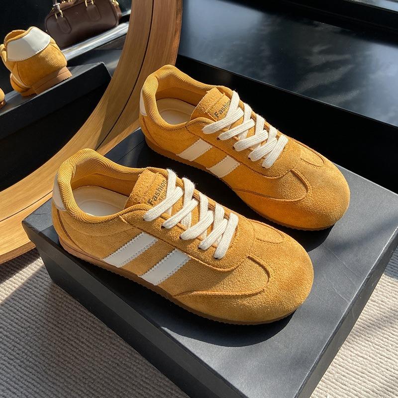 Fashion Autumn Women Casual Sports Shoes 2025 New Comfortable Non Slip Outdoor Running Shoes Comfortable Female Sneakers Retro Flat Shoe