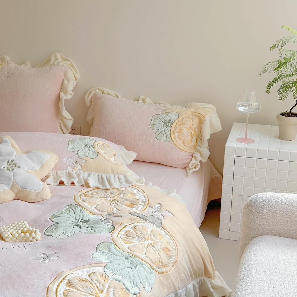 2025 Niedliches Zitronenmilch-Samt-Vierteiler Winter-Dicker Plüsch-Korallenfleece Bettbezug-Set