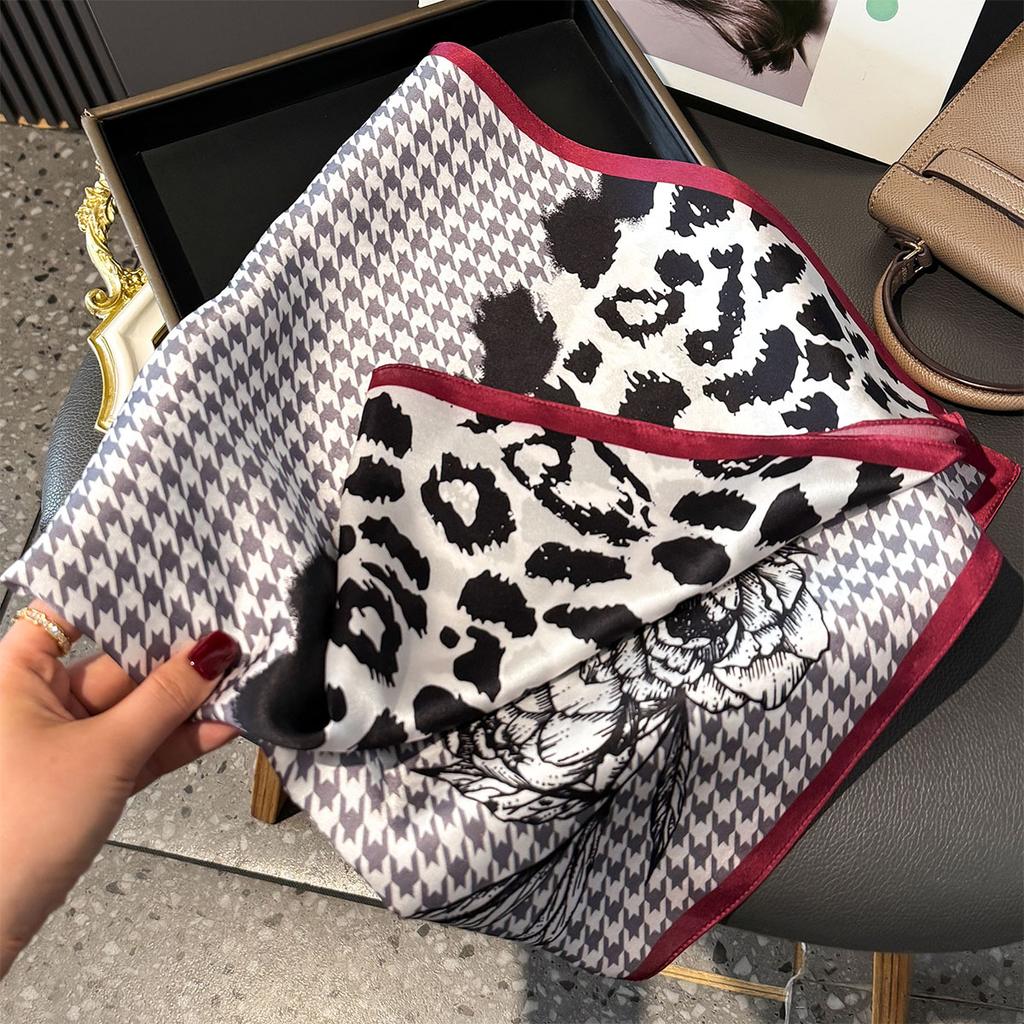 Spring and summer new high-end printed Chinese square scarf female 111 mulberry silk scarf versatile thin neck scarf shawl