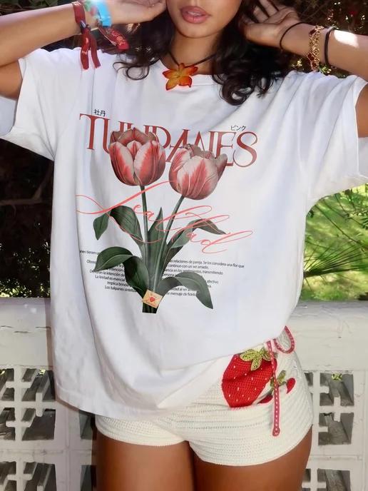 Oversized Pinterest-style print T-shirt: Tulips 4XL