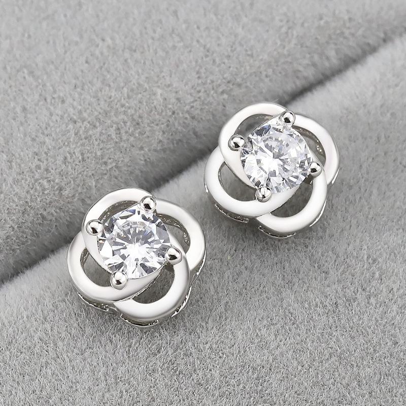 Temperament Women's Fashionable Shiny Happy Leaf Clover Zircon Earrings Imitation Ear Accessories Anti-allergic Students