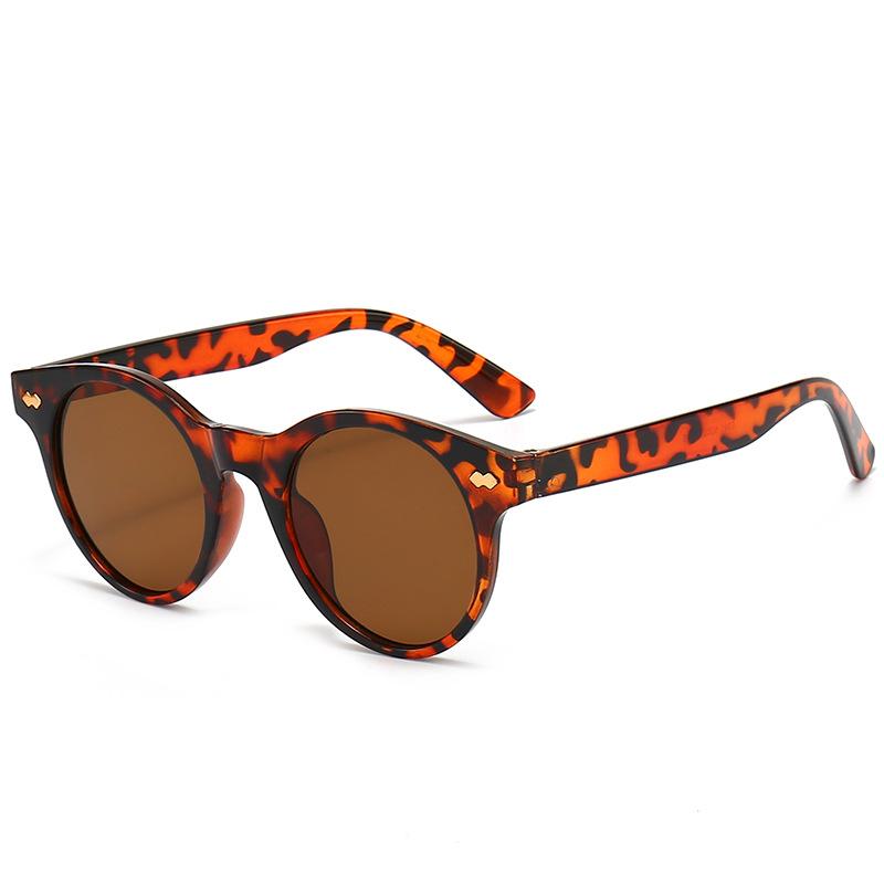 JYL TS Round Sunglasses With Rivets Style For Men Women M5341