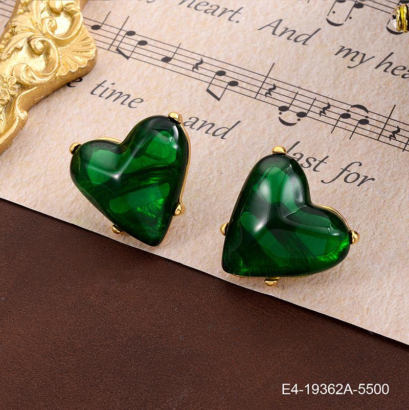 

S925 Vintage Heart Stud Earrings: 2024 High-End, Versatile Fashion for Women 18K