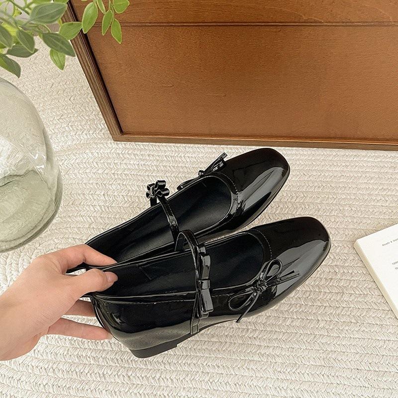 

French bow with Mary Jane shoes for women s 2025 new retro skirt with shallow mouth inner height increase single shoes 35