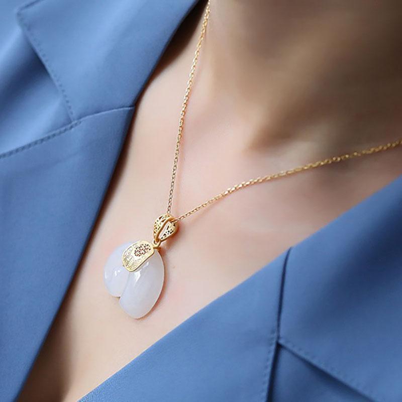Small Elephant Necklace for Women, Ethnic Style Attracts Wealth and Auspicious Elephant Pendant, Temperament Clavicle Chain.