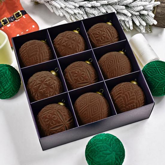 9Pcs Velvet Christmas Ball Ornaments Retro Shatterproof Baubles Elegant Winter Holiday Decorations for Home Indoor Outdoor Celebration