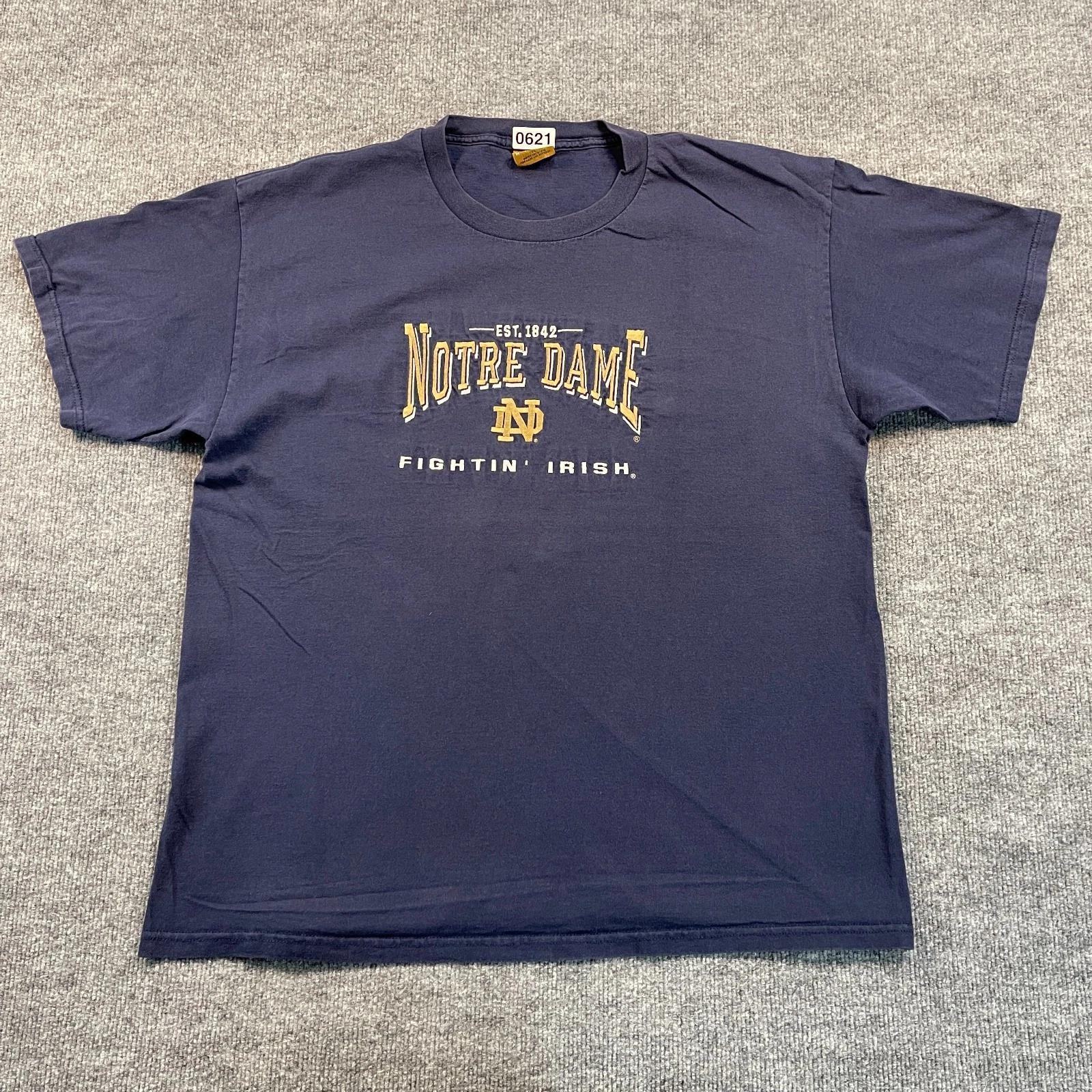 

Vintage 90s Nutmeg Notre-Dame Fighting Irish Shirt XL 24x29 Spellout USA S