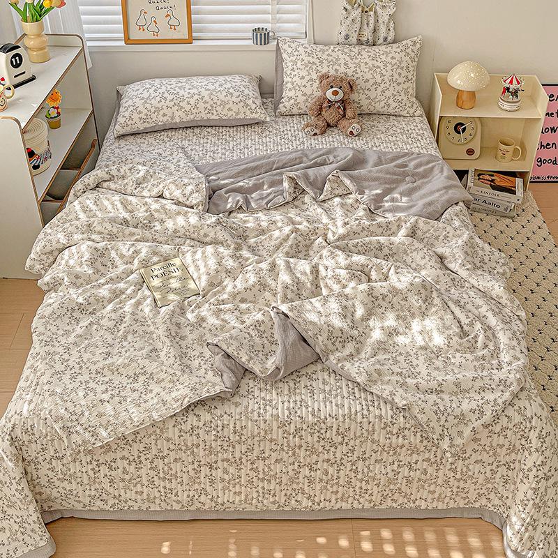 Double-Layer Gauze Summer Comforter Set: Single Piece, Machine Washable, Ideal for Air-Conditioned Rooms, Spring & Summer Use