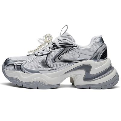 Rücken an Rücken Exquisite Details Bequemes Tragegefühl Rutschfest Langlebig Niedrig geschnittene Dad Shoes Damen Sneaker Klassisches Weiß Silber K0F45MC53-012