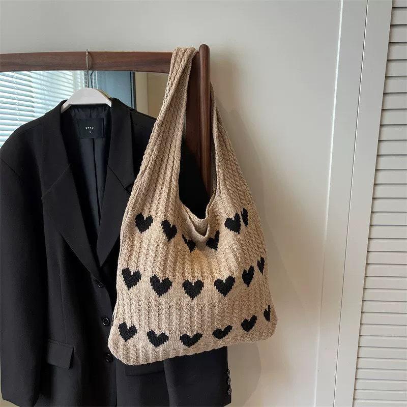 Women's Large Capacity Summer Beach Crossbody Straw Woven Bag