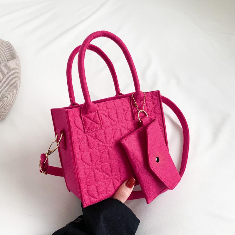 Set di borsetta versatile di nicchia con texture 2025: Semplice Borsa a Spalla e a Tracolla in Feltro per Mamma e Bambino