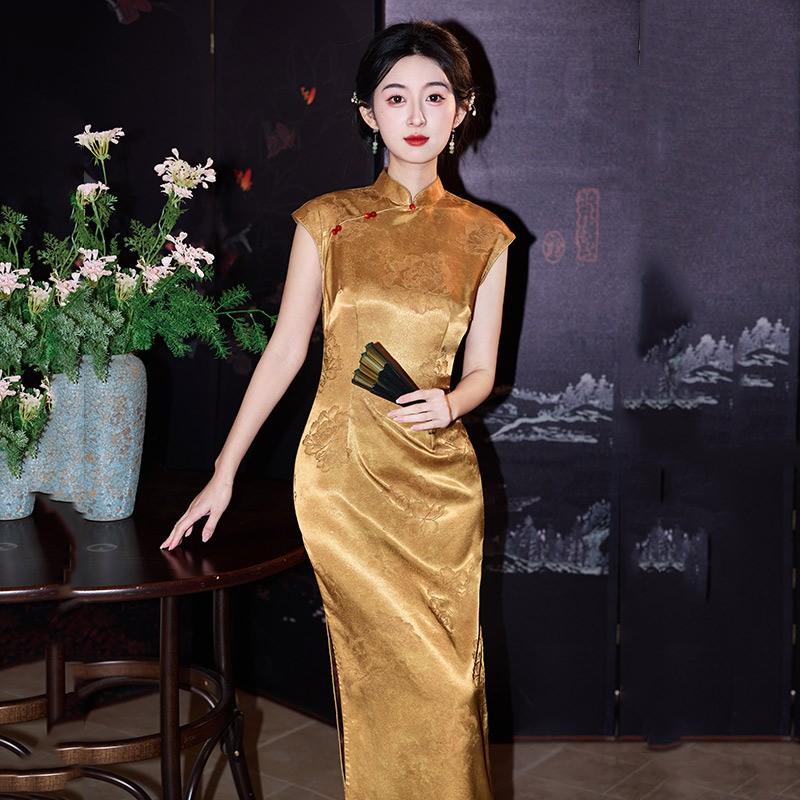 Elegant Sleeveless Long Cheongsam Dress In Golden Yellow Vintage Chinese Style Wear Women