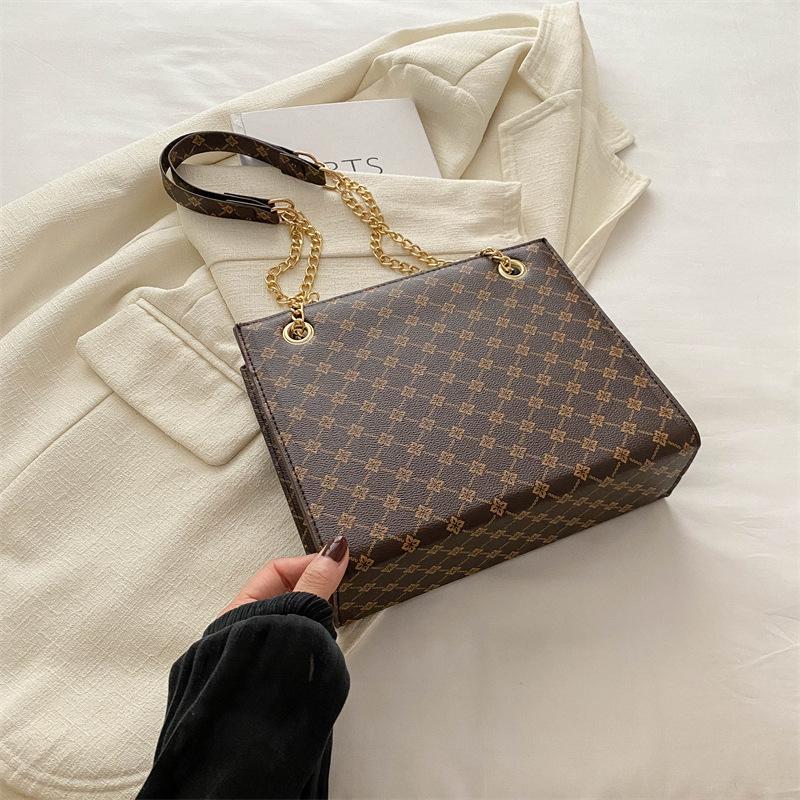 

Fashion commuter tote bag women s bag retro casual shoulder bag 2025 new casual simple large-capacity handbag