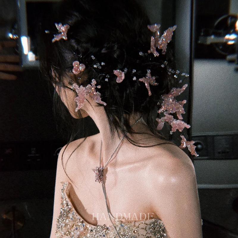 

Korean Crystal Butterfly Headband for Brides – Elegant Wedding and Photo Accessory