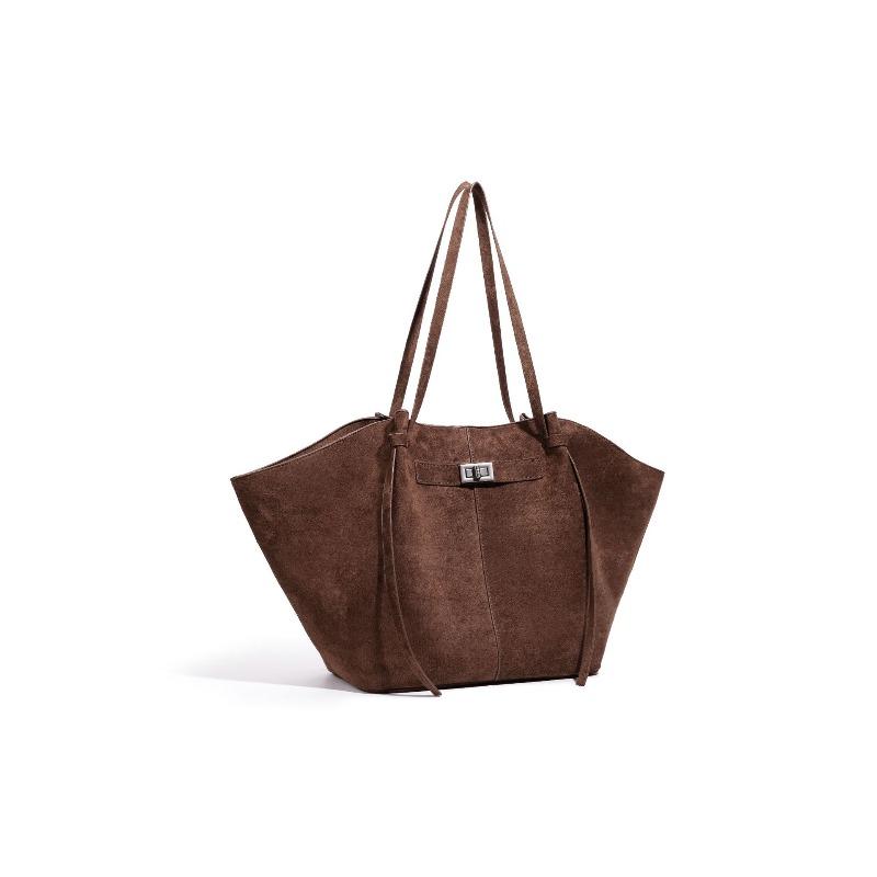 

Lightweight and large-capacity new retro style shoulder messenger bag, high-end light luxury handbag. 32cm*16cm*29cm