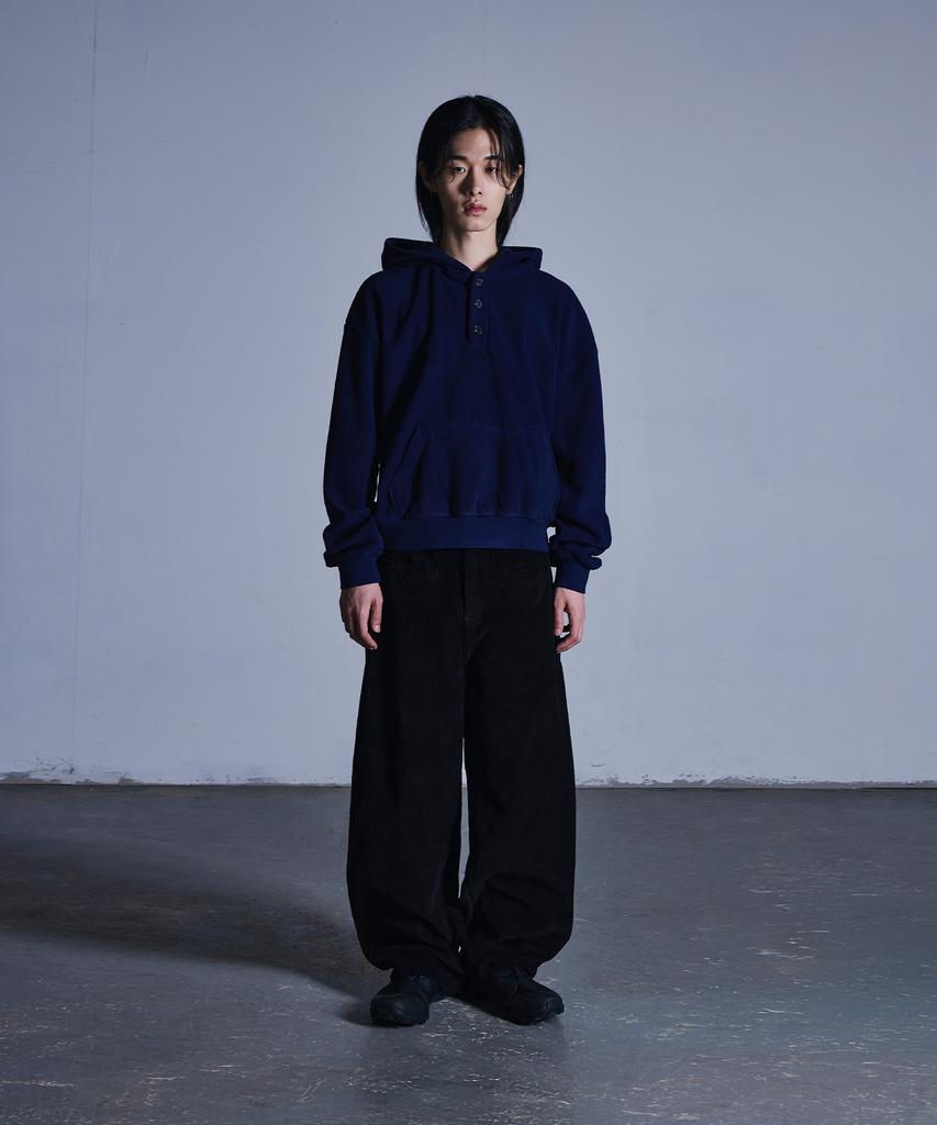 Seukeulaeteulpigsel Corduroy Front Pocket Curved Pants [Black]