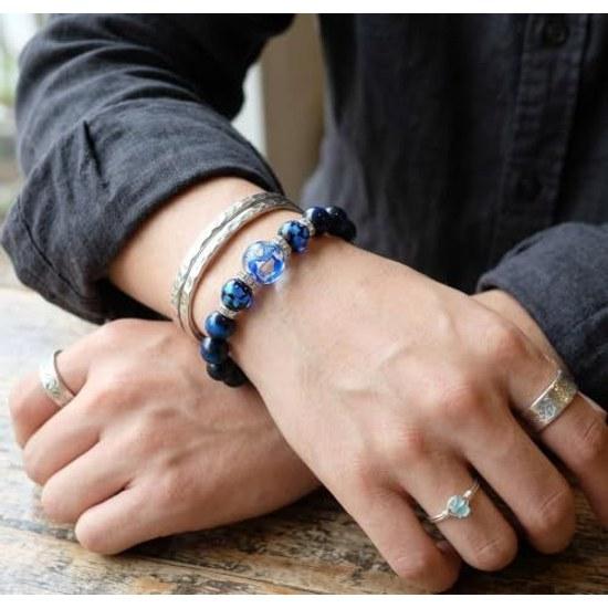 Riqueza saúde sorte Ryukyu Hotaru Azul impressionante contas de 16mm escultura dragão de cinco garras cristal lápis olho de tigre masculino pulseira de pedra de poder natural