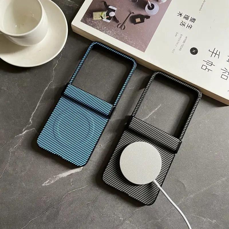Custodia Magnetica Wireless di Lusso con Cerniera per Telefono per Motorola Razr 60 50 Ultra Texture Pelle Fibra di Carbonio Antipolvere Cover Rigida