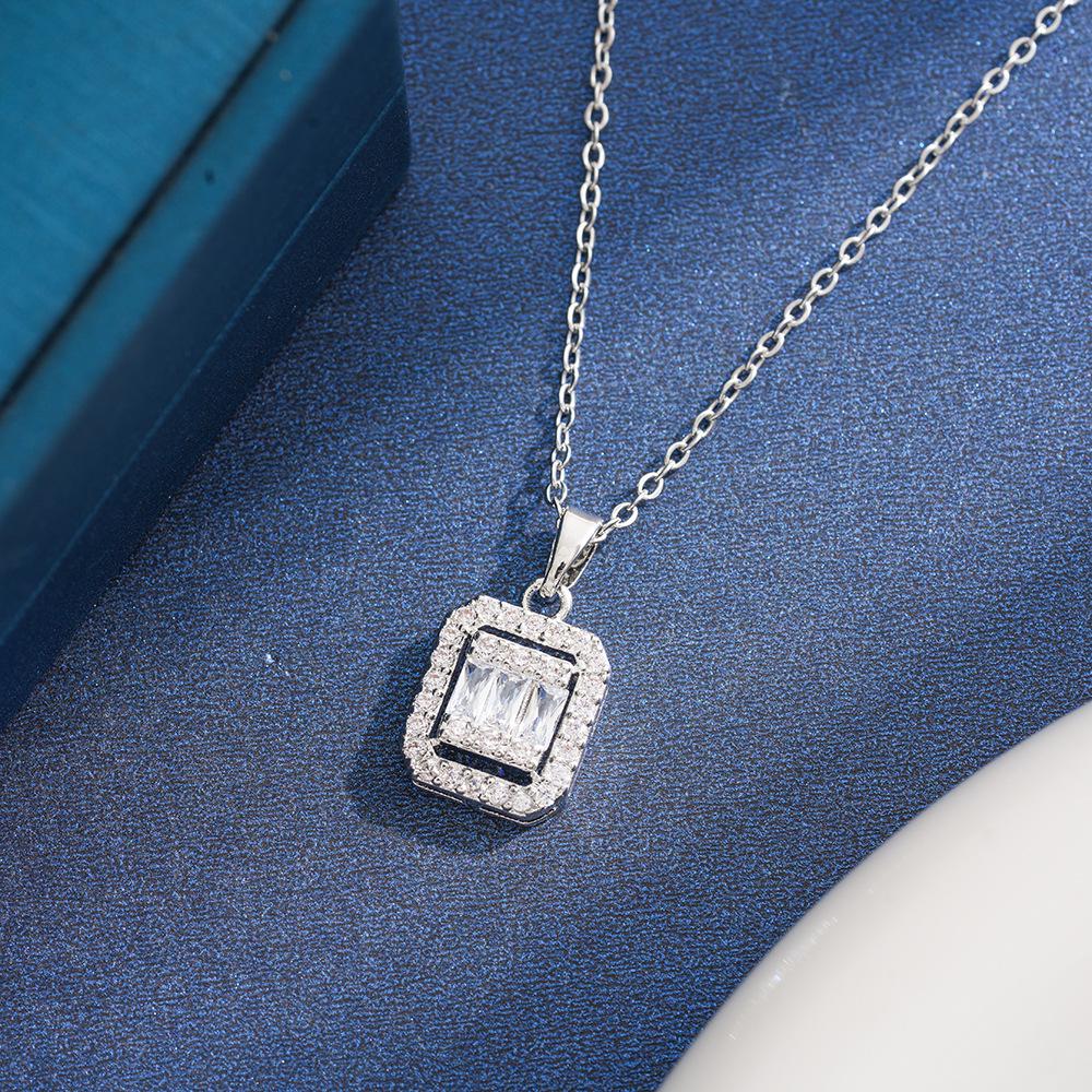 Elegant European-American Rectangular Diamond Clavicle Necklace - Light Luxury Fashion for Women