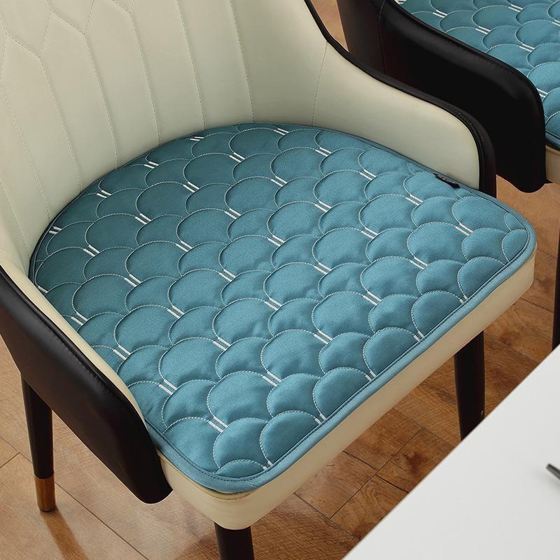 Prošívaný polštář na kancelářské a jídelní židle Čtvercový design Univerzální pro všechna roční období Tenký sedák na restaurační stoličku a židli Pohodlí