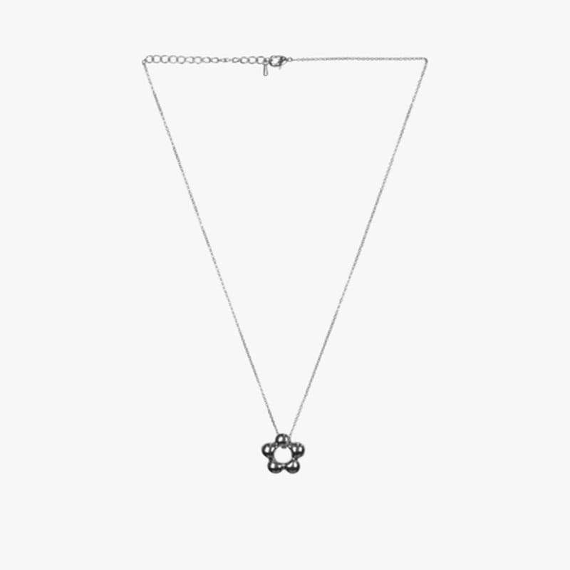 PINK PINEAPPLE PETITE DAISY NECKLACE_SILVER