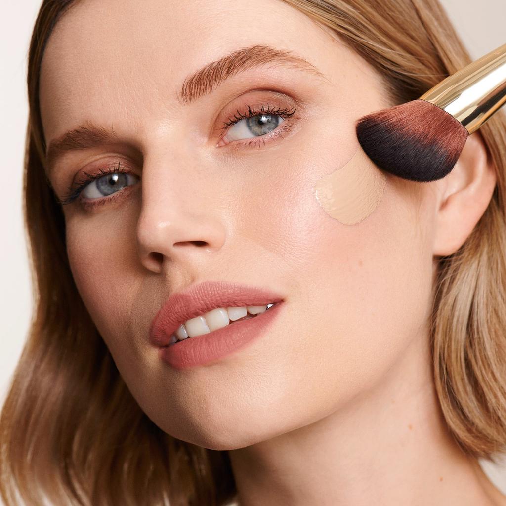Oriflame Giordani Gold Langanhaltende Mineral Foundation LSF 20 - Porcelain Warm 30 ml