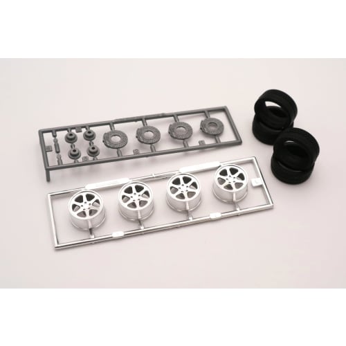 Fujimi Model 1/24 Inch Up Series No. 328 Toyota Soarer 3.0GT (18-inch wheels) ID-328