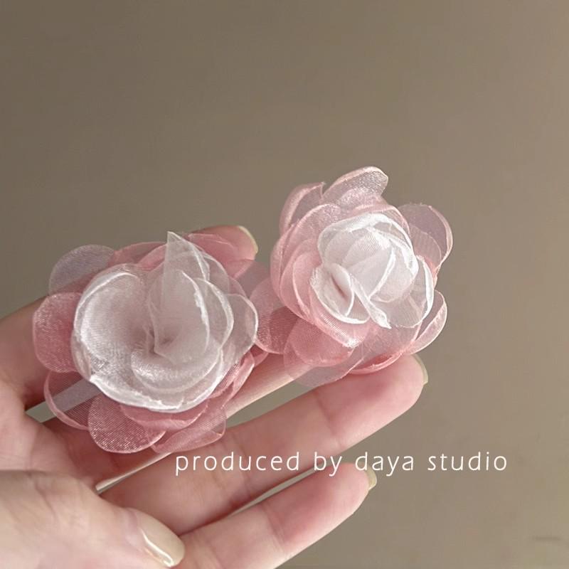 

Серьги-пусеты «Летний курортный стиль Мори Сладкий лепесток 2025»