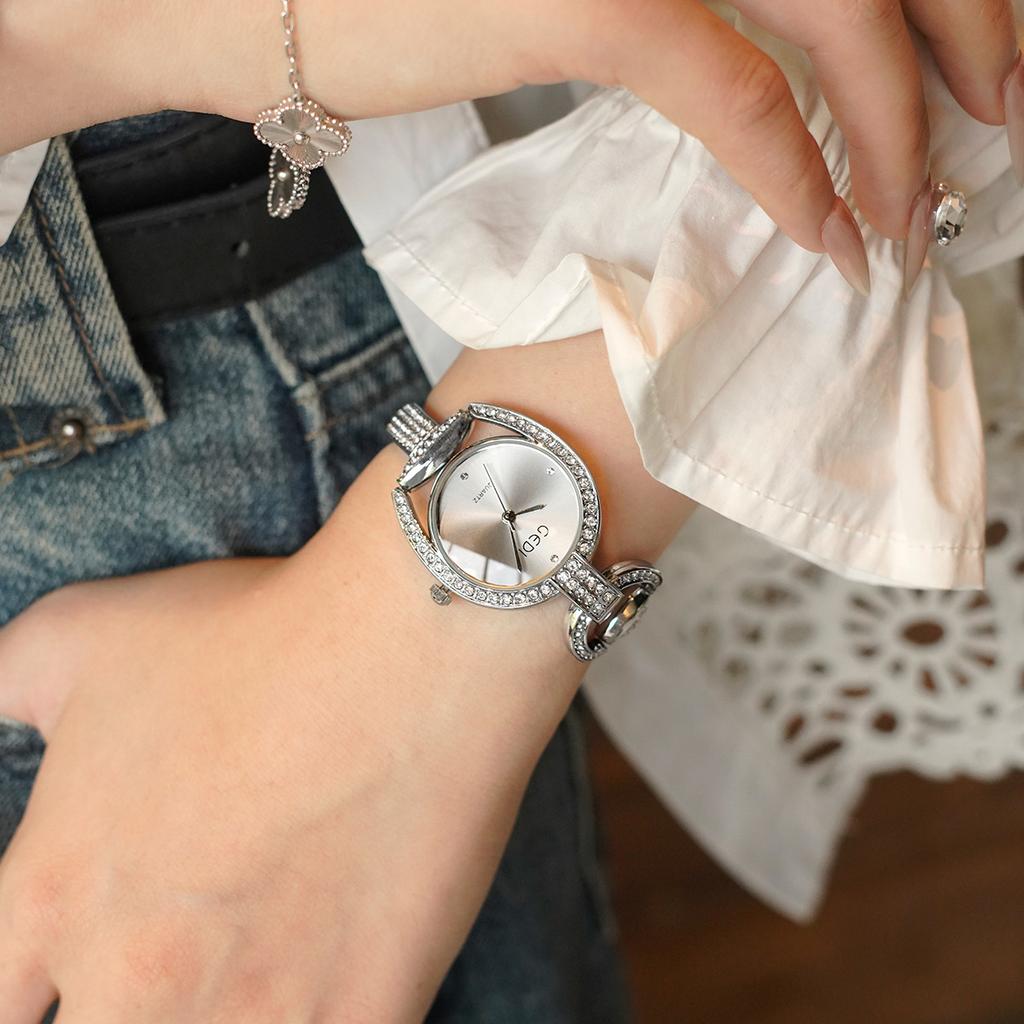 Light Luxury Gypsy Star High-Value Women'S Watch Exquisite Niche High-End Irregular Hollow Bracelet Watch