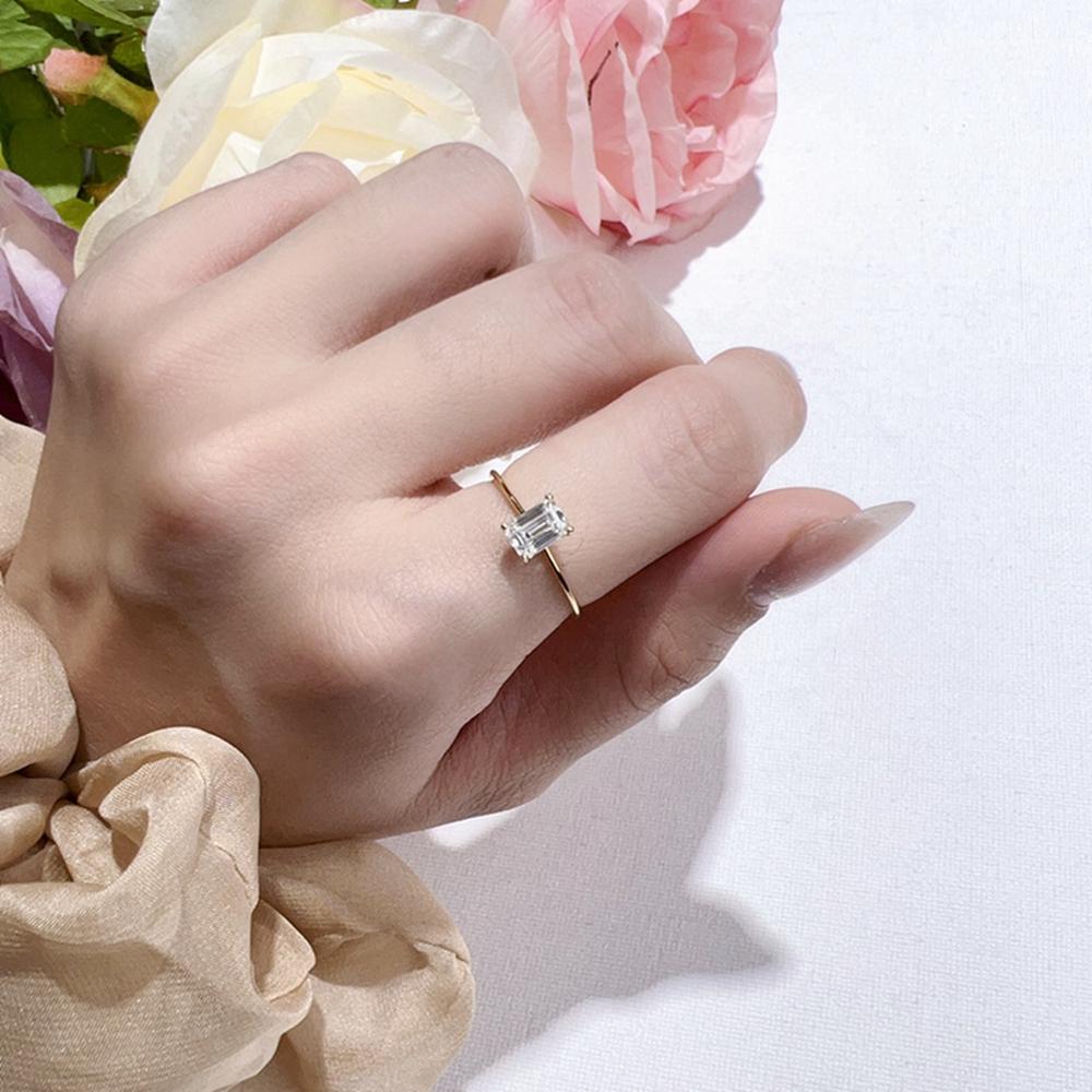 Vinregem 925 Sterling Silver 3EX VVS1 D Color Emerald Cut 4*6 MM 0.8CT Real Moissanite Diamonds Women Ring Wedding Party Fine Jewelry Gifts