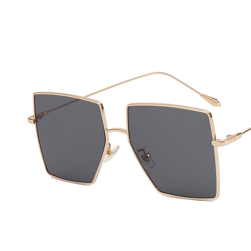 

Metal Square Oversized Sunglasses for Women Classic Vintage Luxurious Sun Eyeglasses For Women Big Frame Gradient Eyeglasses UV400 Oculos De Sol only 1pcs sunglasses