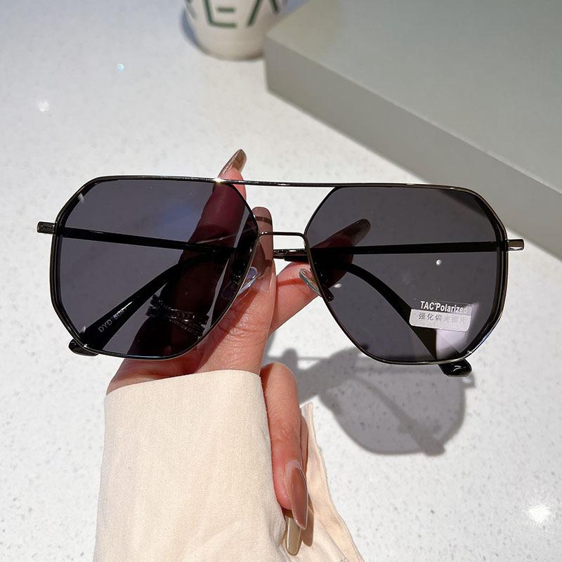 New Color-changing Glasses Large Frame Versatile Retro Anti-glare Sunglasses Outdoor Riding Driving Driving Special Sunglasses