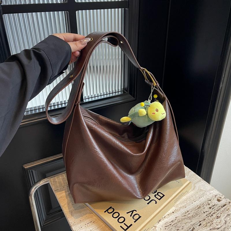 

Вместительная ретро сумка-тоут из мягкой кожи, женская новая модная сумка через плечо, высококачественная повседневная сумка-мессенджер для поездок на работу Without pendant